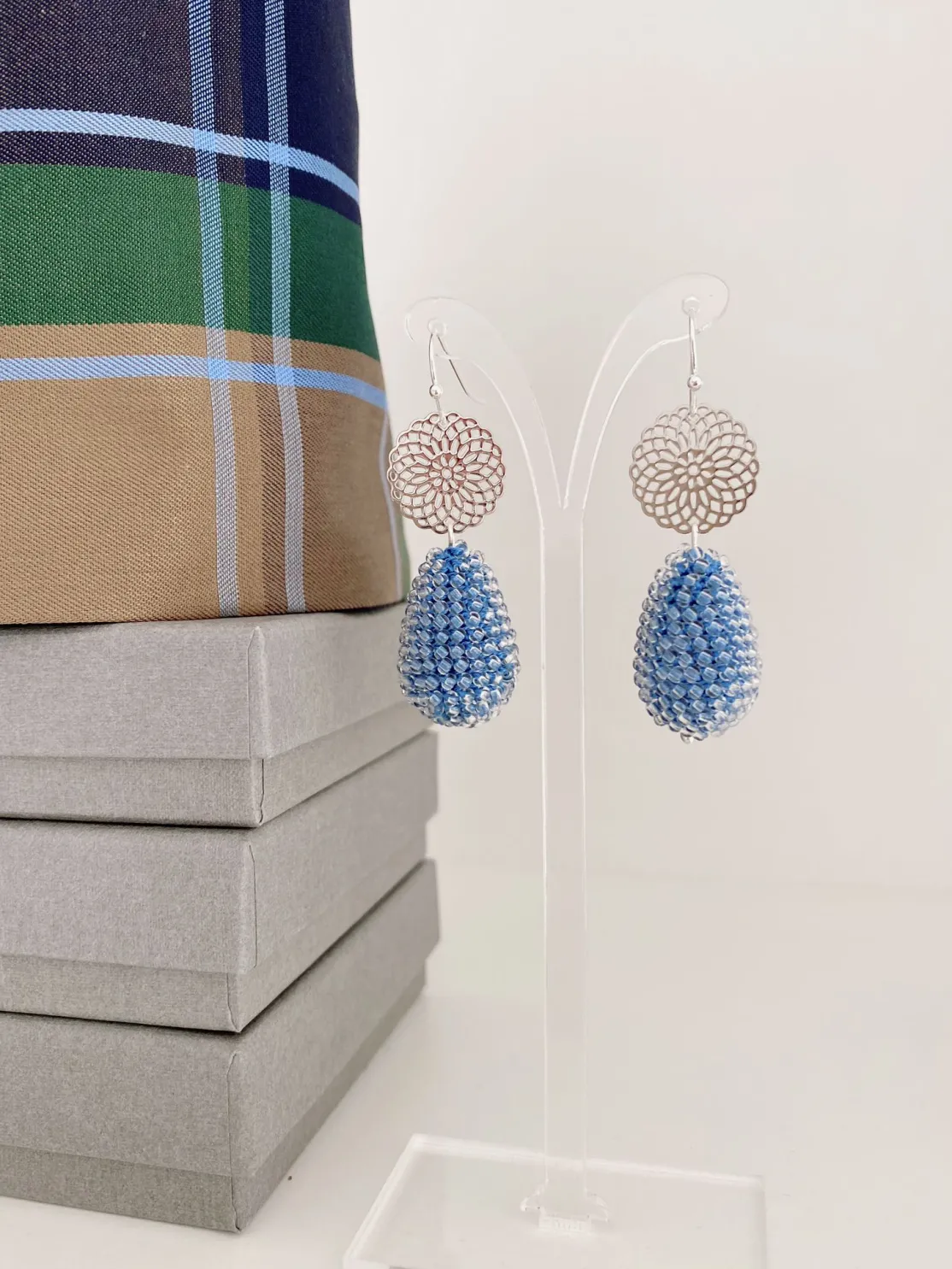 ohrangerie Blaue Stücke | Beeren<Beerentropfen mit Blume, jeansblau