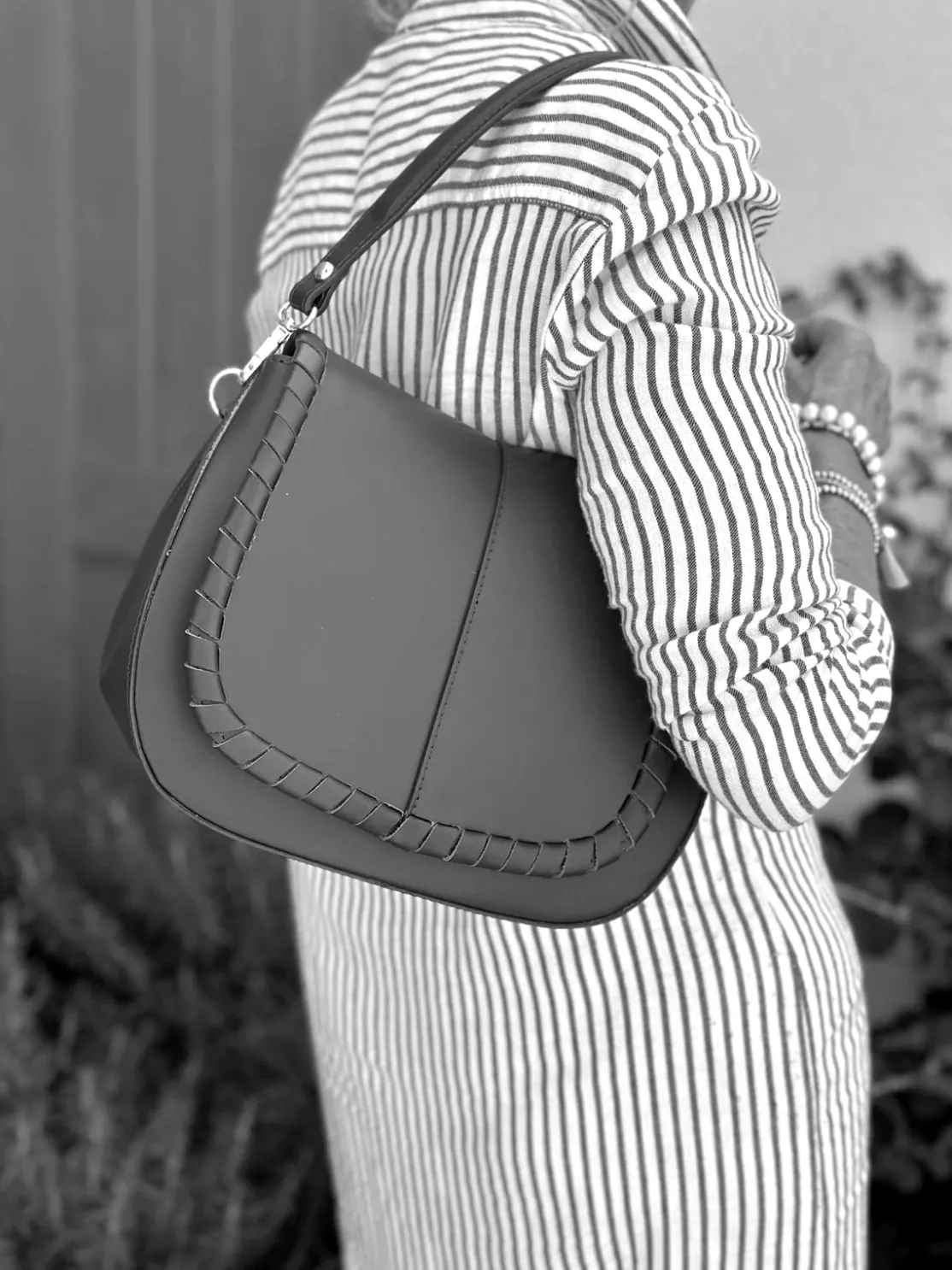 ohrangerie Limited Edition | Erdige Stücke<Ledertasche mit Crossbodyriemen, taupe