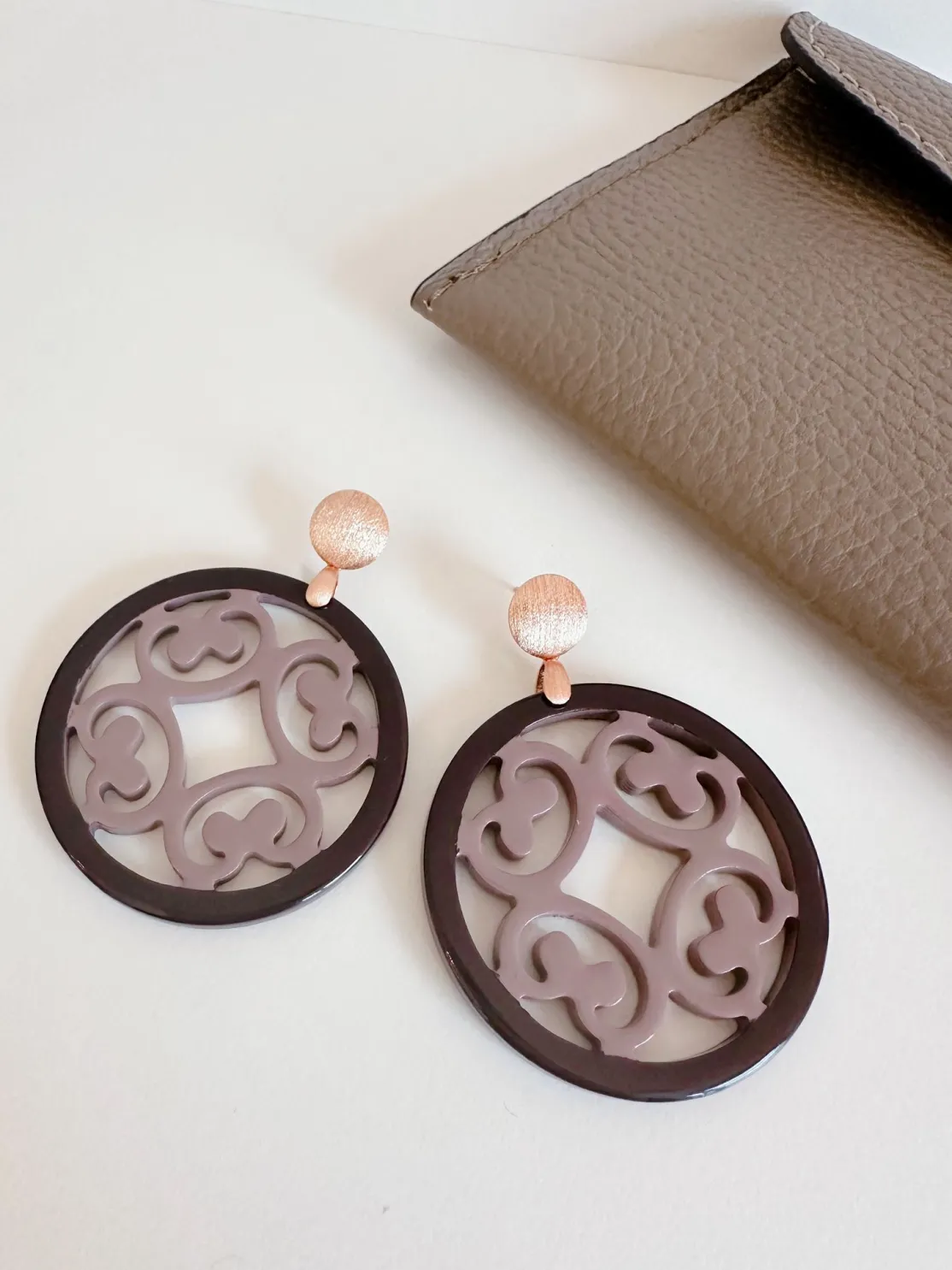 ohrangerie Limited Edition | Erdige Stücke<"Edelrose" aus Horn, dunkelbraun/nougat